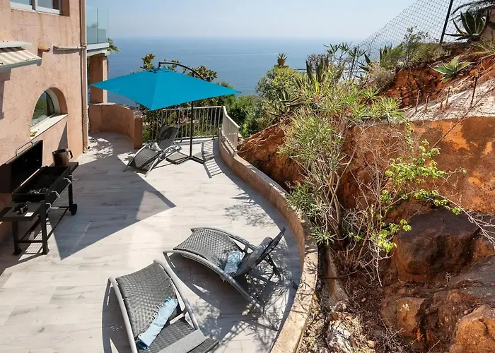 Casa vacanze Sea-view For 8 Guests With Heated Pool *