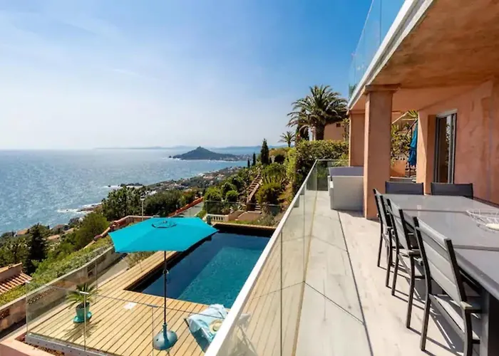 Sea-view For 8 Guests With Heated Pool Casa vacanze Antheor-Cap-Roux