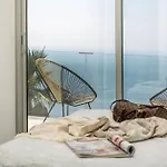 Сasa de vacaciones Sea-view For 8 Guests With Heated Pool