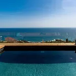 Sea-view For 8 Guests With Heated Pool Сasa de vacaciones