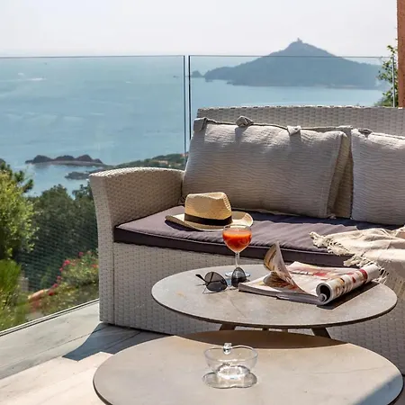 Sea-view For 8 Guests With Heated Pool Hébergement de vacances *